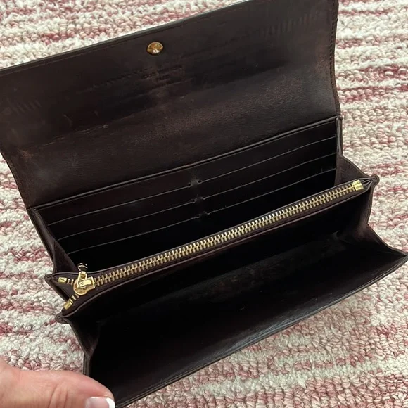 Louis Vuitton Monogram Vernis Amarante Sarah Wallet